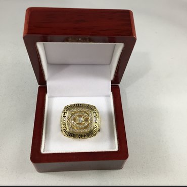 The NFL championship ring, suit the Chicago cubs-2 The NFL championship ring, suit the Chicago cubs-2